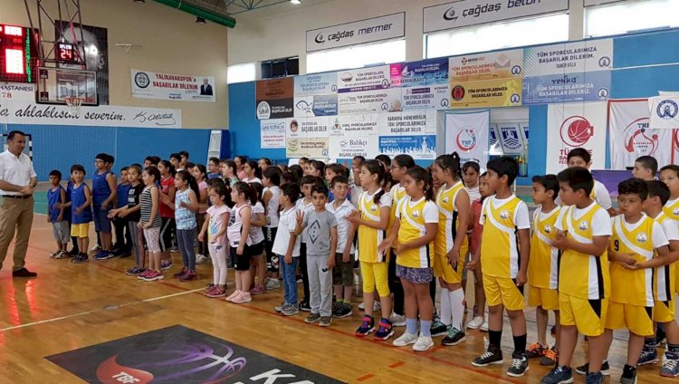 Basketbol Şenliğine 240 Öğrenci Katılıyor