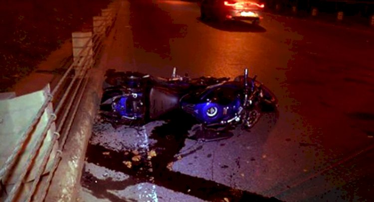 Otomobille Çarpışan Motosikletin Sürücüsü Öldü