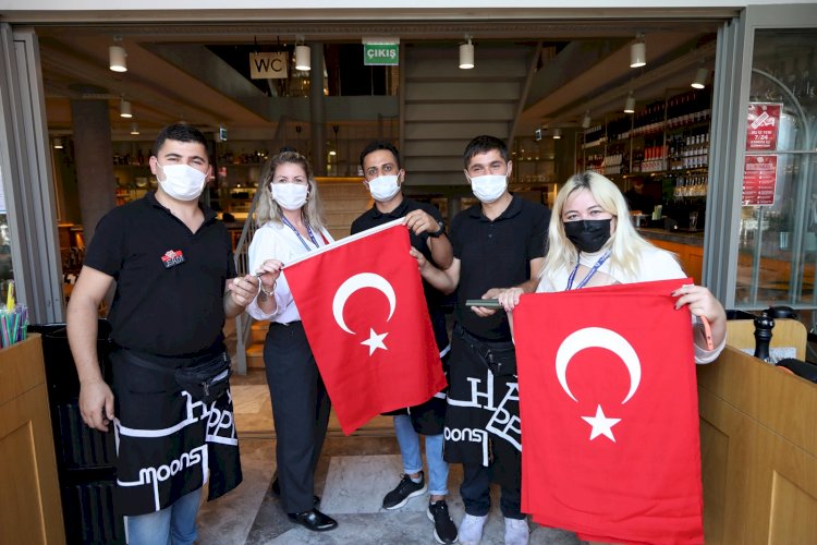 2 Bin Türk Bayrağı Dağıtıldı