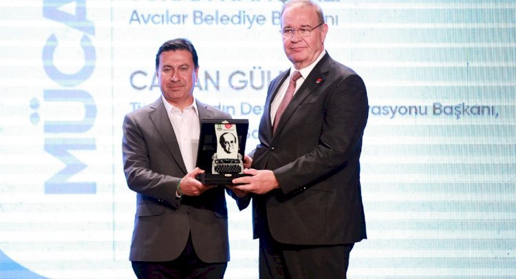 Aras'a Yılın Mücadeleci Başkanı Ödülü
