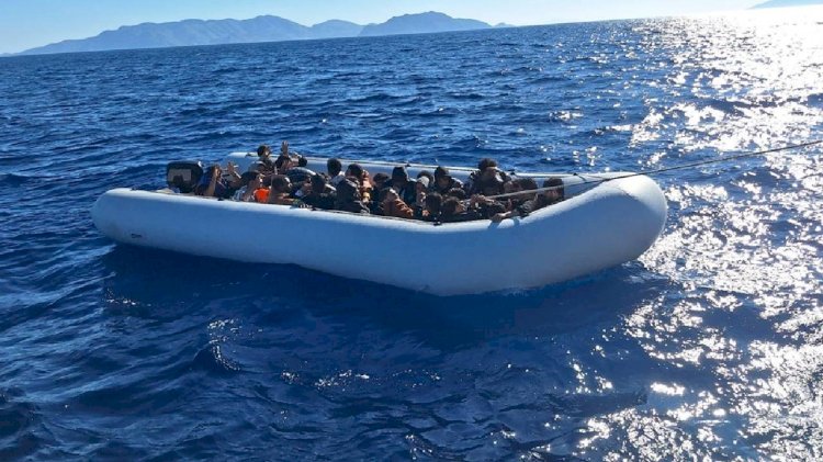 Batma Tehlikesi Geçiren Bottaki 25 Göçmen Kurtarıldı